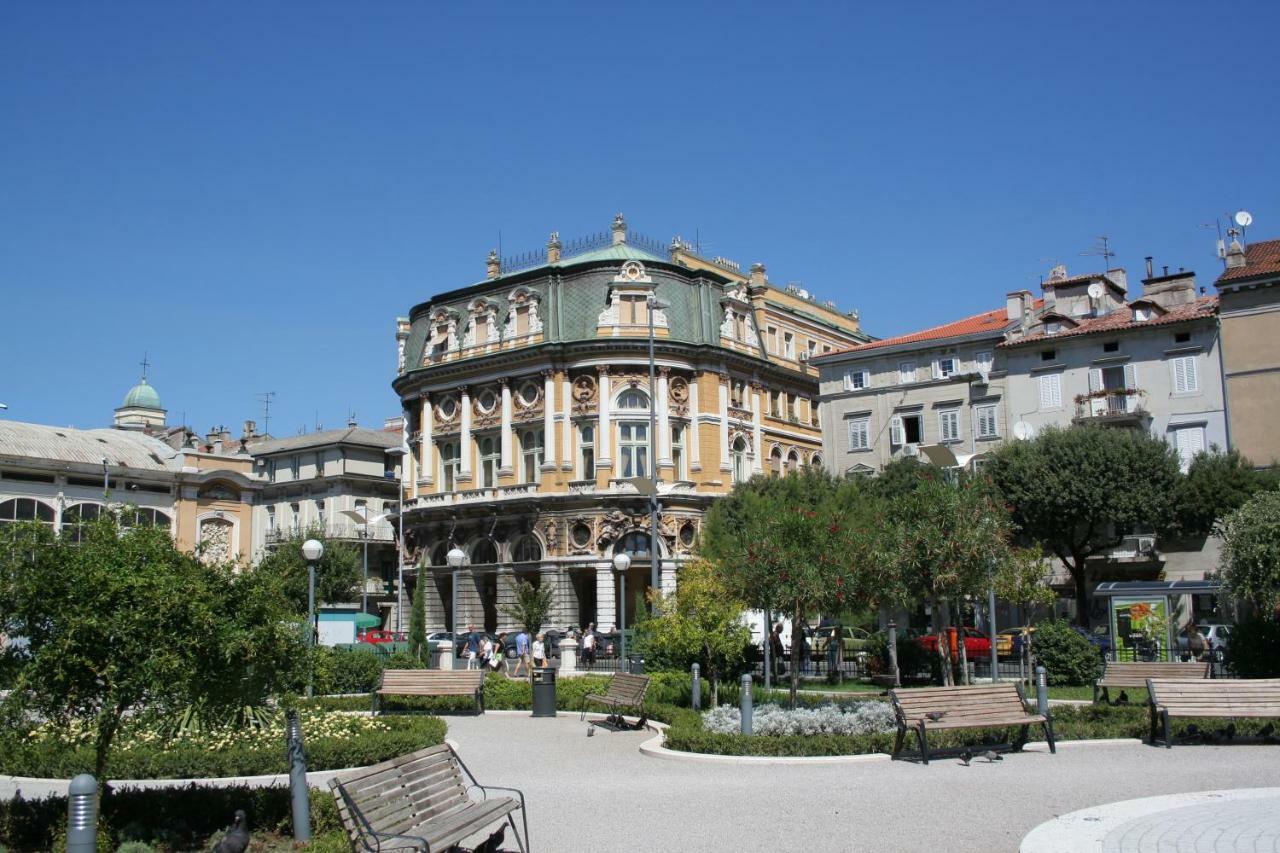 Appartement Tia à Rijeka Extérieur photo